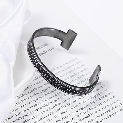 Armband Runskrift Stelt. Steel /  Black